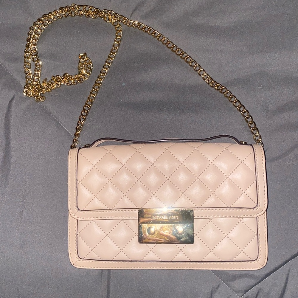 Michael Kors quilted chain clutch✨LIKE NEW✨